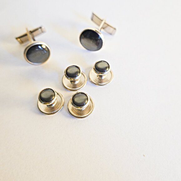 Cufflinks & Studs - Picture 1 of 2